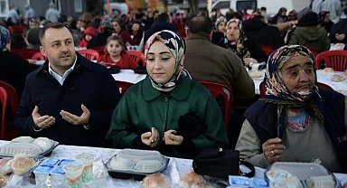 Ezine Belediyesi'nin mahalle iftarları devam ediyor