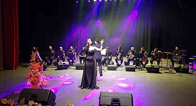 Farklı meslek gruplarından oluşan korodan muhteşem konser: Dakikalarca alkışlandılar