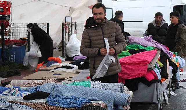 Fenomen pazarcı, esnaf arkadaşlarının desteğiyle hayalini gerçekleştirdi