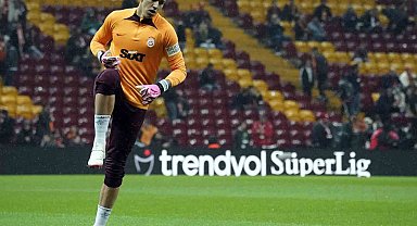 Fernando Muslera'dan Süper Lig'de 4. kez 'dalya'
