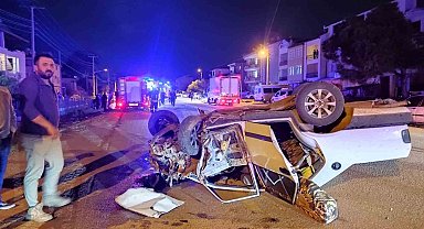 Fethiye'de 2 otomobil kafa kafaya çarpıştı: 1'i ağır 4 yaralı