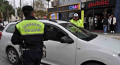Fethiye'de Polis ve Jandarma'dan "Yayalara Öncelik" bilgilendirmesi