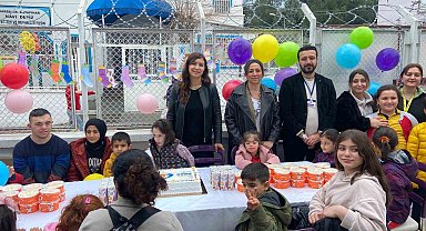 Final Okulları öğrenci ve öğretmenlerinden Down Sendromlu çocuklara jest