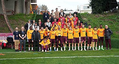 Galatasaray Fan Token sahibi taraftarlar, Florya'da futbolcularla bir araya geldi