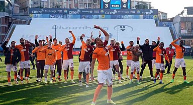 Galibiyet 3'lüsü Carlos Vinicius'tan