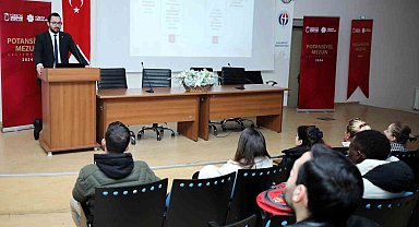 GAÜN'de 'Potansiyel mezun buluşması' etkinliği
