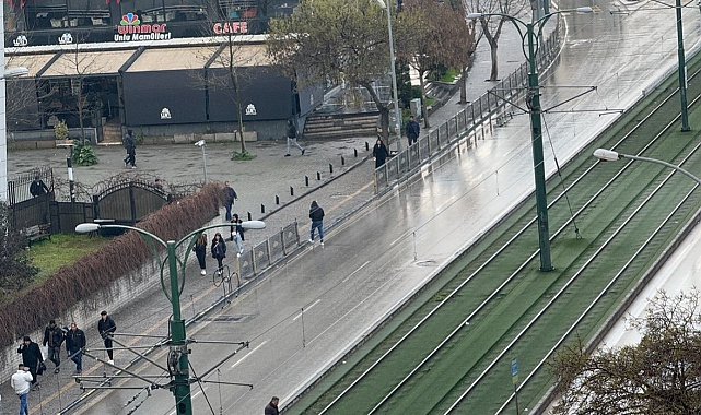 Gaziantep'te aniden bastıran sağanak hayatı olumsuz etkiledi