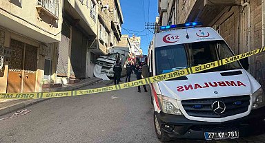 Gaziantep'te feci kaza: Freni boşalan tırın ezdiği kadın hayatını kaybetti