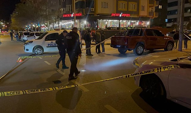 Gaziantep'te trafikte silahlı çatışma: Mermiler otomobil ve evlere isabet etti