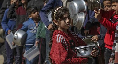 Gazze'de yetersiz beslenme nedeniyle ölen çocukların sayısı 16'ya yükseldi