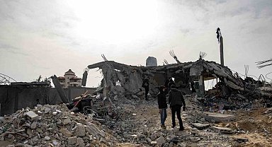 Gazze'ye havadan yardım faciaya dönüştü: 12 Filistinli boğuldu, 6 Filistinli ezildi