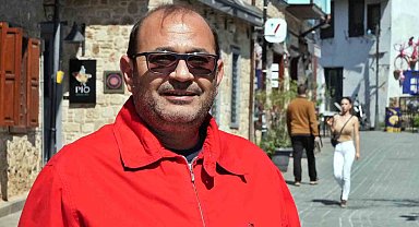Gece nüfusu 10 bine çıkan 83 seçmenli mahallede muhtarlık için 3 aday yarışıyor