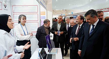 Gençler projeleriyle yarışıyor