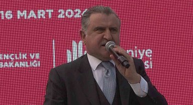 Gençlik ve Spor Bakanı Bak: "Biz başkaları gibi değiliz, tatilde gezmeyiz, tatil bilmeyiz"