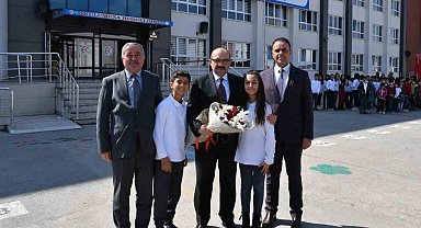 Gezici Kütüphanesi Balıkesirli Öğrencilerle Buluştu