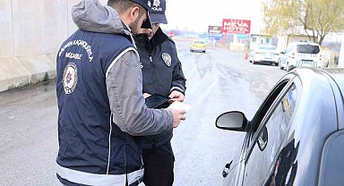 Göçmen kaçakçılığı suçundan 4 yıl 2 ay kesinleşmiş cezası bulunan kişi yakalandı