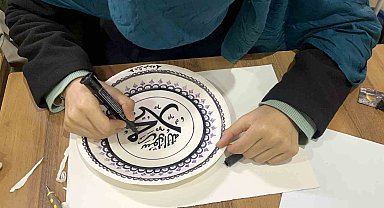 Gümüşhane'de üniversite öğrencileri Hüsn-i Hat sanatını öğreniyor