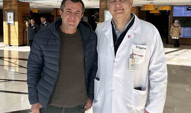 Gürcü hasta robotik cerrahi teknolojisiyle şifa buldu