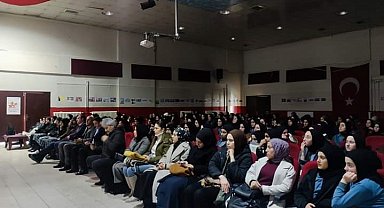 Güroymak'ta öğrenciler için tiyatro gösterisi