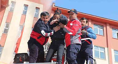 Hakkari'de gerçeği aratmayan tatbikat