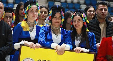 Hakkari'de "Kulüpler Arası Halk Oyunları Yarışması" yapıldı