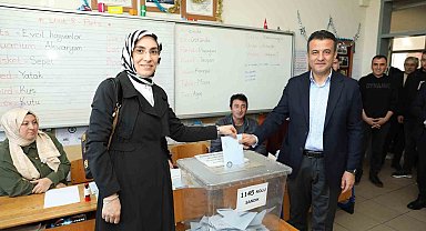 Halit Doğan, ailesi ile birlikte oyunu kullandı
