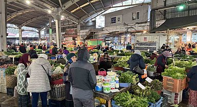Halk pazarına yoğun ilgi