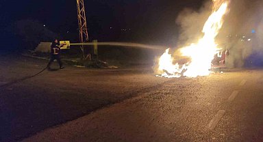 Hassa'da bir otomobilde yangın çıktı