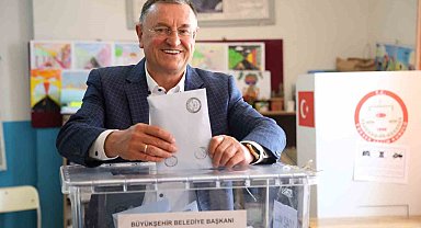 Hatay Büyükşehir Belediye Başkanı Savaş oyunu kullandı