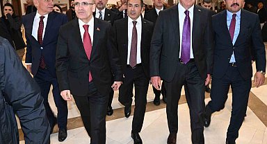 Hazine ve Maliye Bakanı Mehmet Şimşek Denizli iş dünyasıyla bir araya geldi