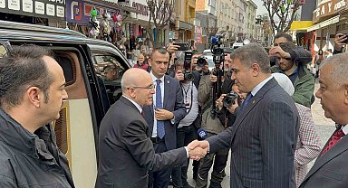 Hazine ve Maliye Bakanı Şimşek, Düzce'de iş adamları ile buluştu