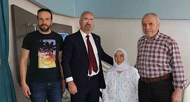 Hocasının ameliyatını yapamadığı hastayı sağlığına kavuşturdu