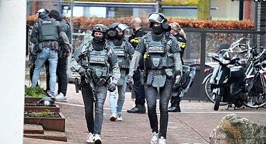 Hollanda'da kafede rehine krizi
