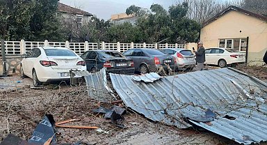 Hortum sebebiyle üzerine güneş paneli düşen otomobildeki çocuk yaralandı
