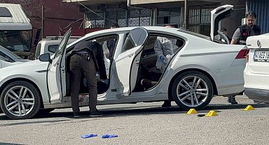 Husumetlisini otomobilden indiği esnada tabancayla vurdu