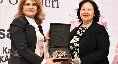 İEÜ'ye 'Kadınların Geleceğini Güçlendiren Üniversite' ödülü