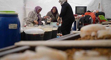 İftar sofralarının vazgeçilmez içeceği meyan şerbeti için yoğun mesai