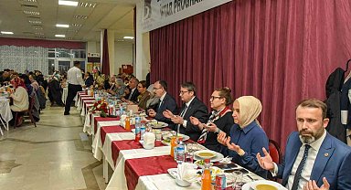İftar yemeğinde akademik ve idari personel bir arada