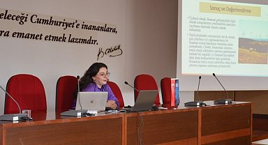 İİBF'de "Yenilenebilir Enerji Üretimini Etkileyen Faktörler" konuşuldu