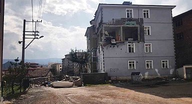 İki yıldır kapalı olan yol vatandaşın tepkisini çekiyor