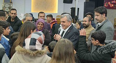 İlk iftarı depremzedelerle yaptılar