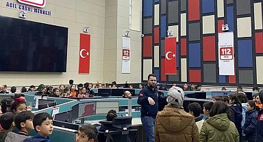 İlkokul öğrencileri 112 Acil Çağrı Merkezini gezdiler