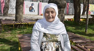İspanyol gribinden sonra Covid-19'u da yenen 106 yaşındaki Emine nine oyunu kullandı