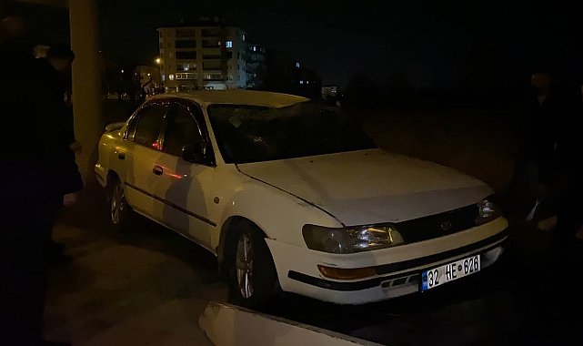Isparta'da kamyonetle otomobil çarpıştı: 5 yaralı