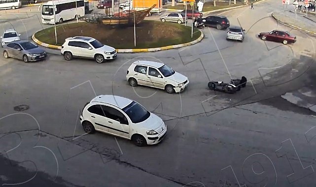 Isparta'da meydana gelen trafik kazaları KGYS kameralarına yansıdı