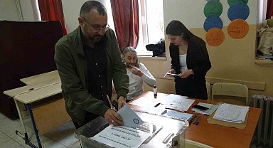 Isparta'da seçmenler oy kullanmaya başladı