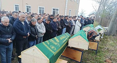 İstanbul'da kazada ölen 5 kişilik aile Samsun'da toprağa verildi