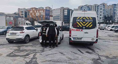 İstanbul'da okul servisi şoförünün yaşadığı korku dolu anlar kamerada: "Arabada çocuk var"