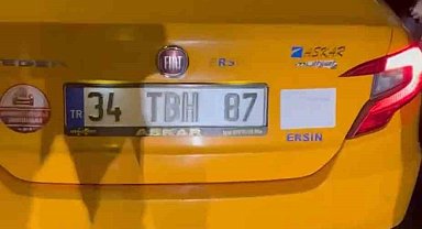 İstanbul'da taksi krizleri kamerada: Sürücü taksimetre açmayıp bin lira istedi, yolcu ise ücreti ödemedi