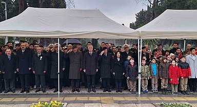 İstiklal Marşı'nın kabulünün 103'üncü yıl dönümünde Mehmet Akif Ersoy anıldı